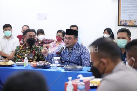 30 Tahun Masalah Bongkar Muat Barang di Pelabuhan Tanjungpandan, Gubernur Erzaldi Tuntaskan 