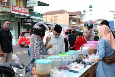 Berbagi Berkah Ramadhan, Gubernur Erzaldi Berburu Takjil  di sini!