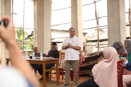 Jangan berlama-lama:  Erzaldi Semangati Warga Sumberjo Selesaikan Masjid