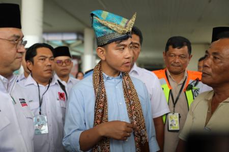 Mendarat di Bandara Depati Amir, Ini Rangkaian Kegiatan Gibran Rakabuming