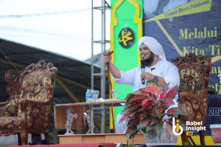 Persembahan Erzaldi dan Melati untuk Warga Kenanga, Datangkan Ust Derry Sulaiman