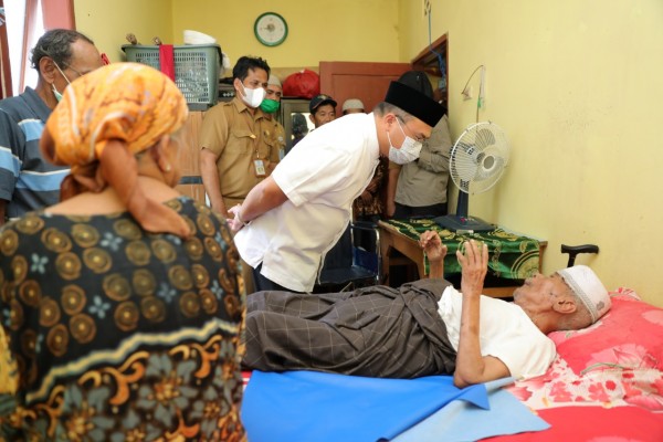 Jalin Silaturahmi Dengan Mantan Ketua MUI Babel Usman Fathan