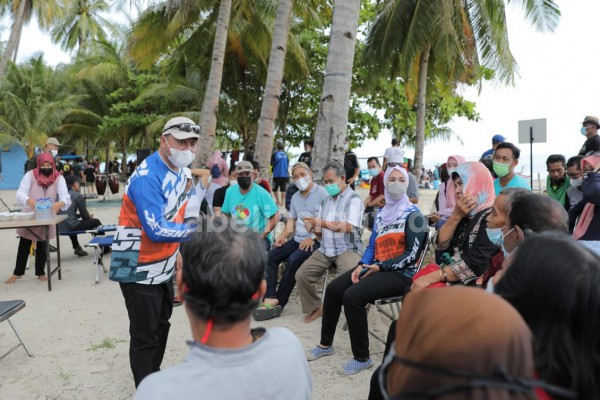 Kenang Memori Masa SMA, Gubernur Ajak Guru Reuni Ke Ketawai?