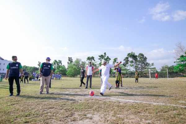 Kick Off Gubernur Erzaldi Tandai Mulainya Festival Sepak Bola