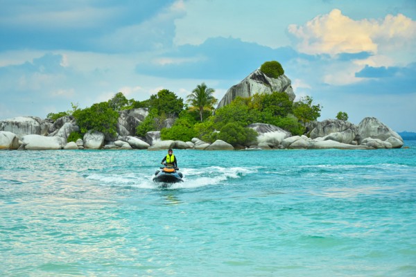 Memecah Ombak Geopark Tanjung Kelayang