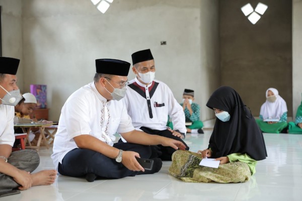 Para Guru dan Anak Didik SD MIN 1 Belitung Dapat Motivasi dari Gubernur Babel