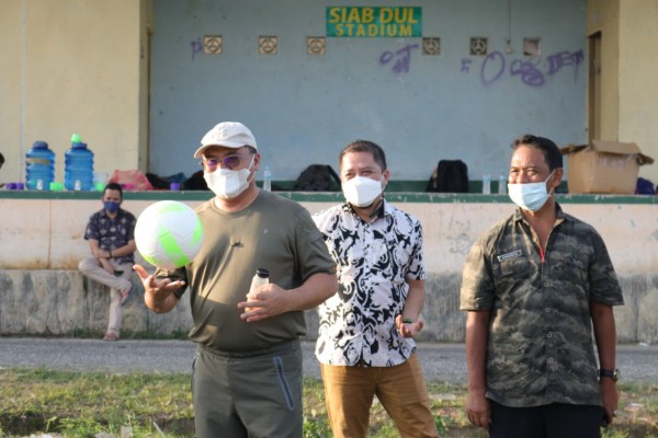 Rindu Teman Bermain Bola Masa Kecilnya, Gubernur Erzaldi Datangi SIAB Dul